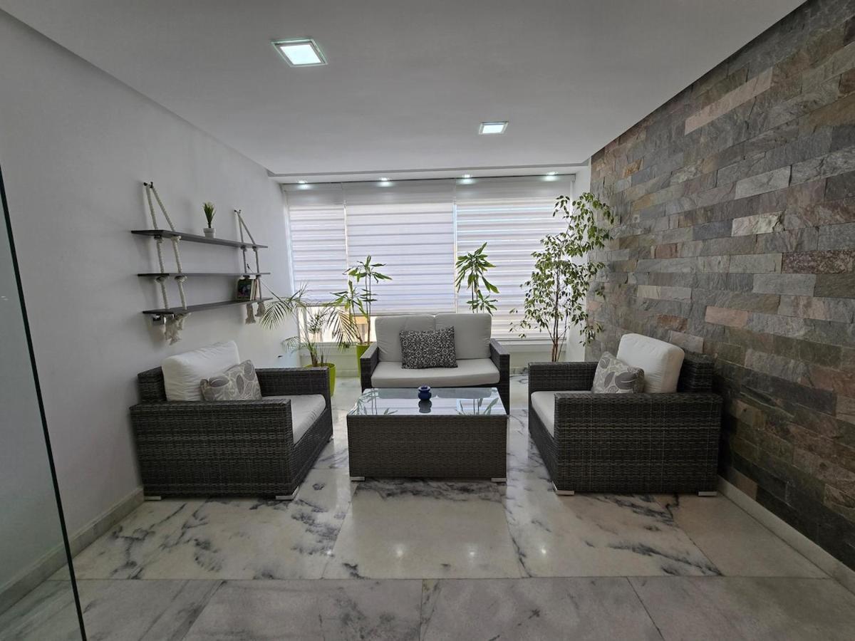 Apartment Luxurious Downtown Corniche Marina With Parking