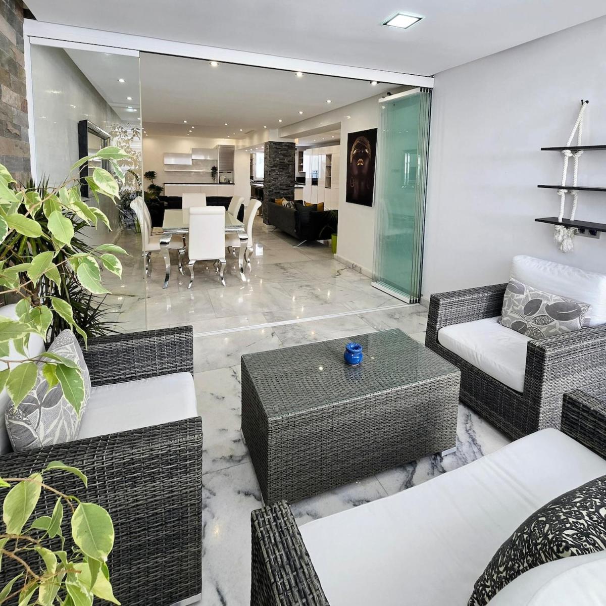 Apartment Luxurious Downtown Corniche Marina With Parking Tangier