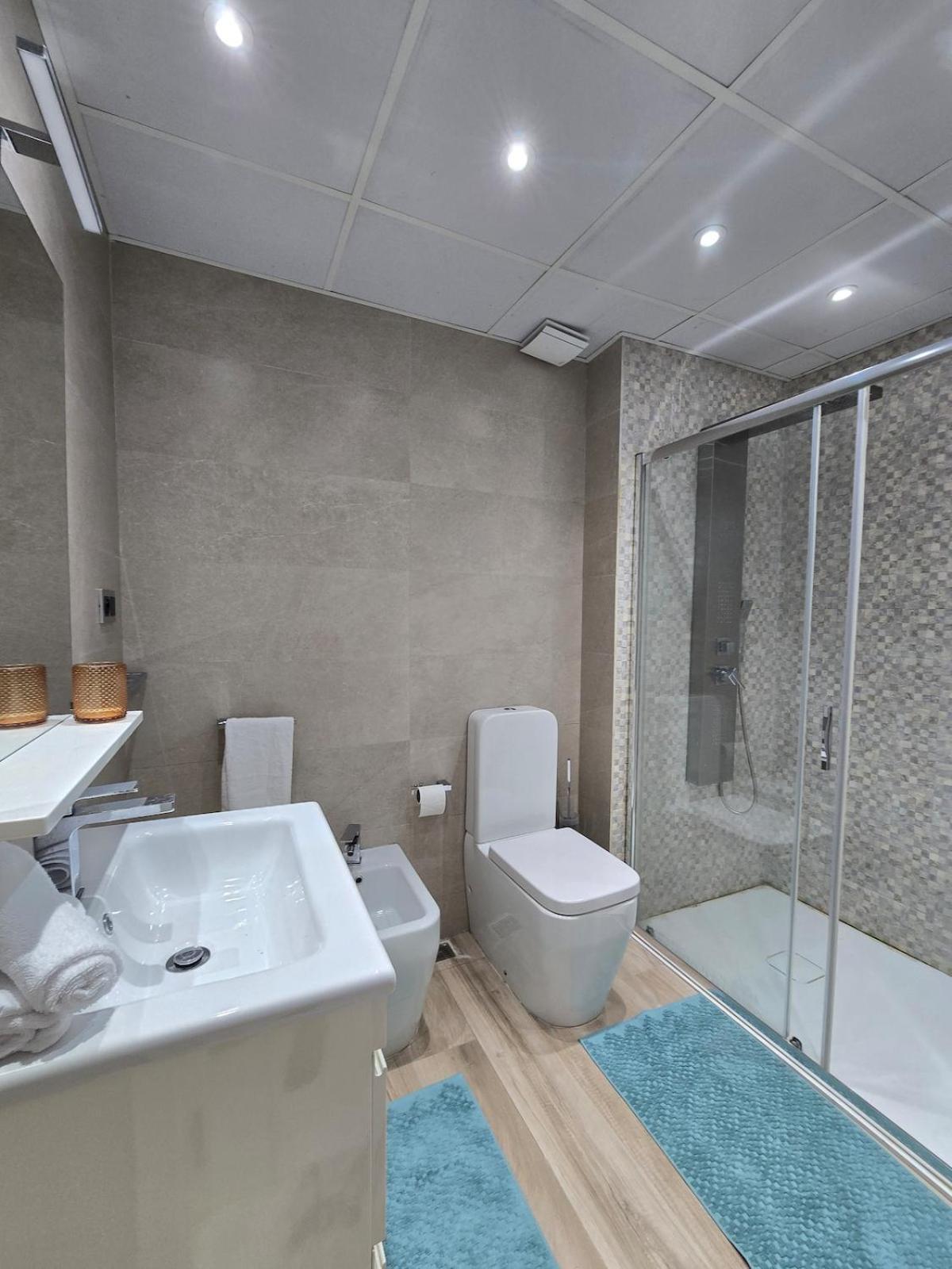 Luxurious Downtown Corniche Marina With Parking Apartment *